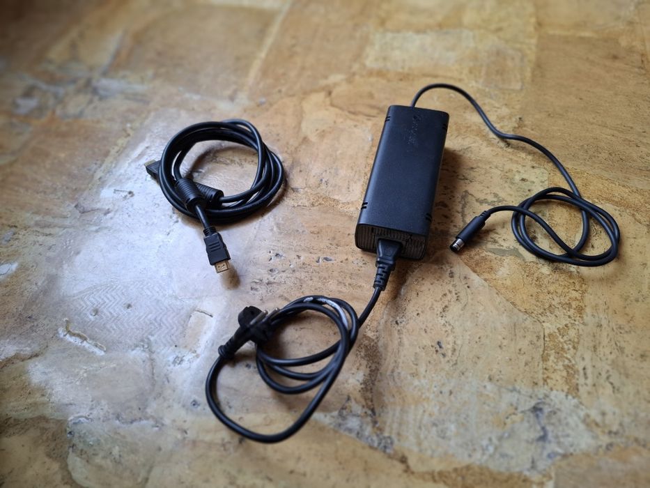 Xbox 360 + 2 Controllere + Kinect + Jocuri