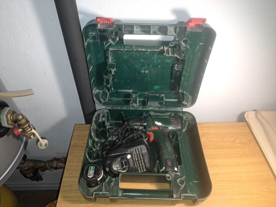 Masina Bosch înșurubat cu acumulator