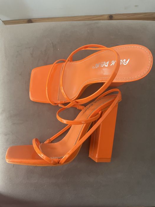 Дамски сандали на ток