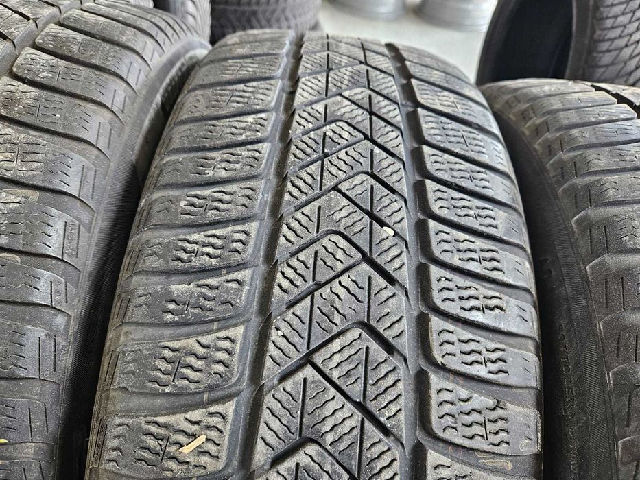 4 Anvelope IARNA 225.55.18 'Pirelli' [dot 2020]; stare buna