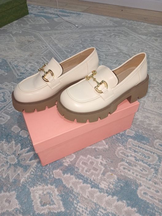 Новый обувь продам за 15000