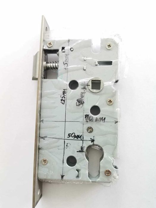 Брава за китайски интериори врати. Патрони и дръжки за китайски врати