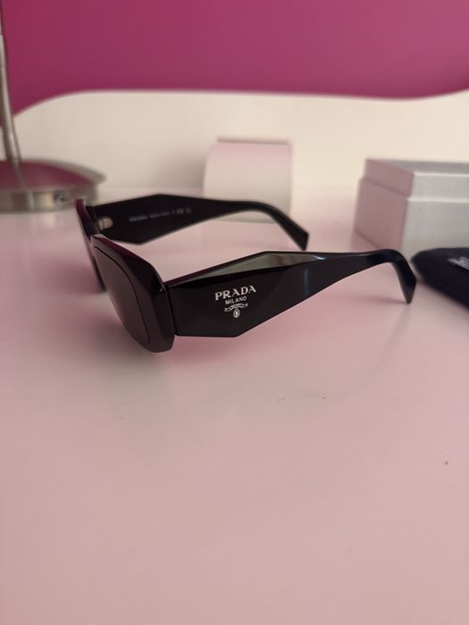 Слънчеви очила Prada
