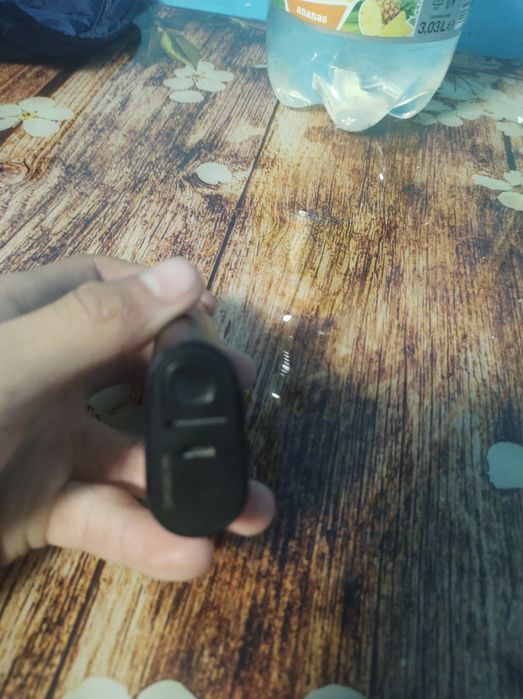 Vând vape gol negru