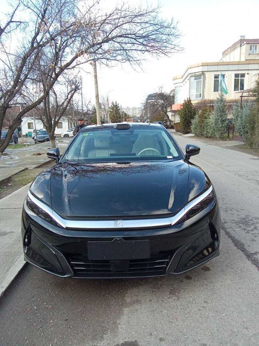 BYD Han 2025 — 2