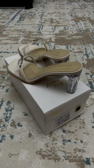 Туфли (шлёпанцы)