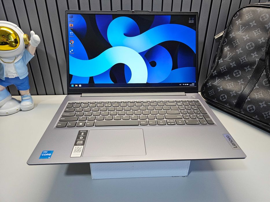 ПРОДАМ Lenovo IdeaPad 15IRU Ноутбук Core™i3-1305U/8GB/256SSD/15.6"FHD.