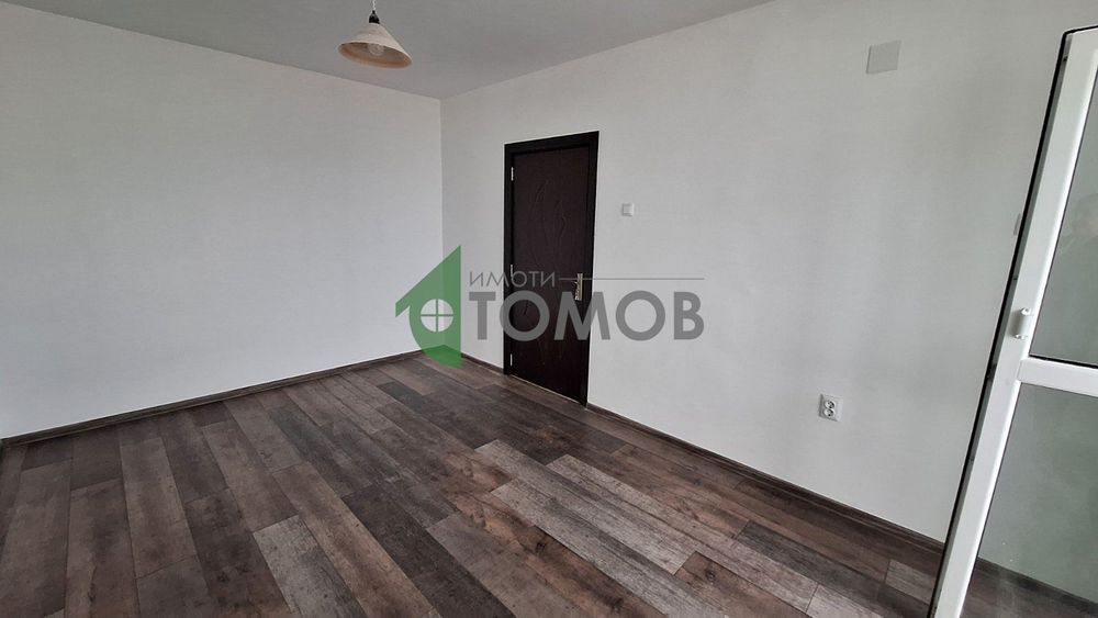 Много просторен и ремонтиран тристаен апартамент в кв. Три Чучура