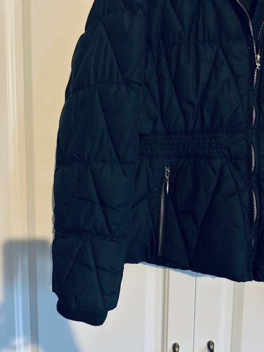 Geaca din puf , de dama , neagra , material impermeabil masura L