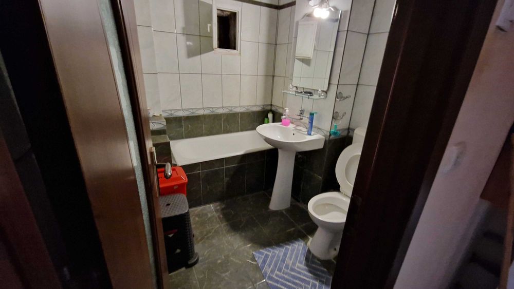 Apartament cu 3 camere decomandat Craiovita Noua 72 metri patrati, la 5 minute de Promenada Mall, zona Big Nou