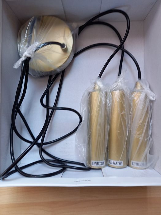 Полилей тройка златист