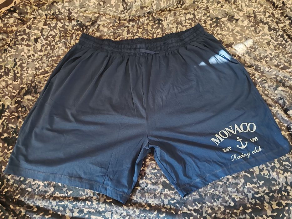 Pantaloni scurți bărbați 6XL – NOI – 80 lei – București sector 4