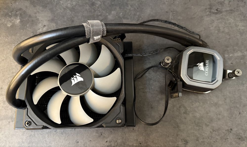 Corsair H60 AIO Водно охлаждане за процесори Intel и AMD