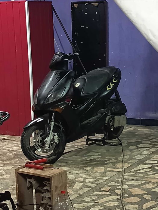 Vând sau schimb Yamaha maxter 180cc,nu are acte