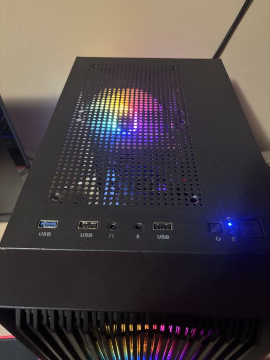 “Гейминг компютър RX 580 / 16GB RAM / SSD”