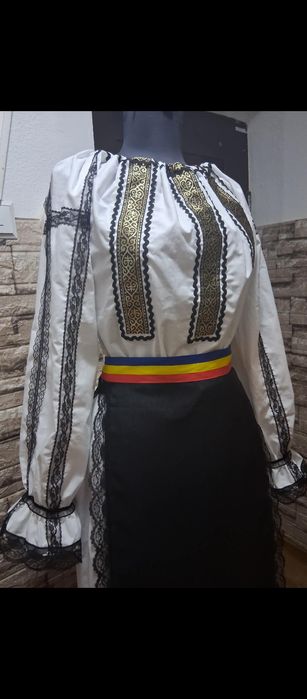 Costum popular nou ,marimea S-M