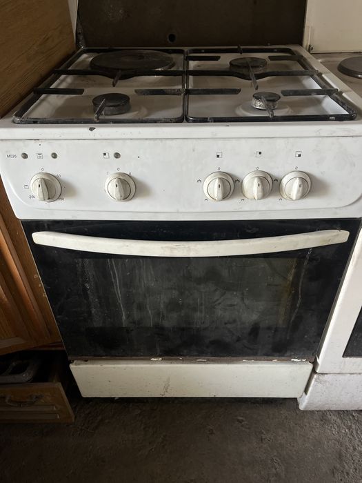 Продам газ плиту