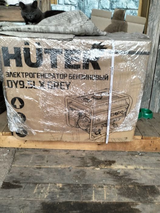Продается генератор новый