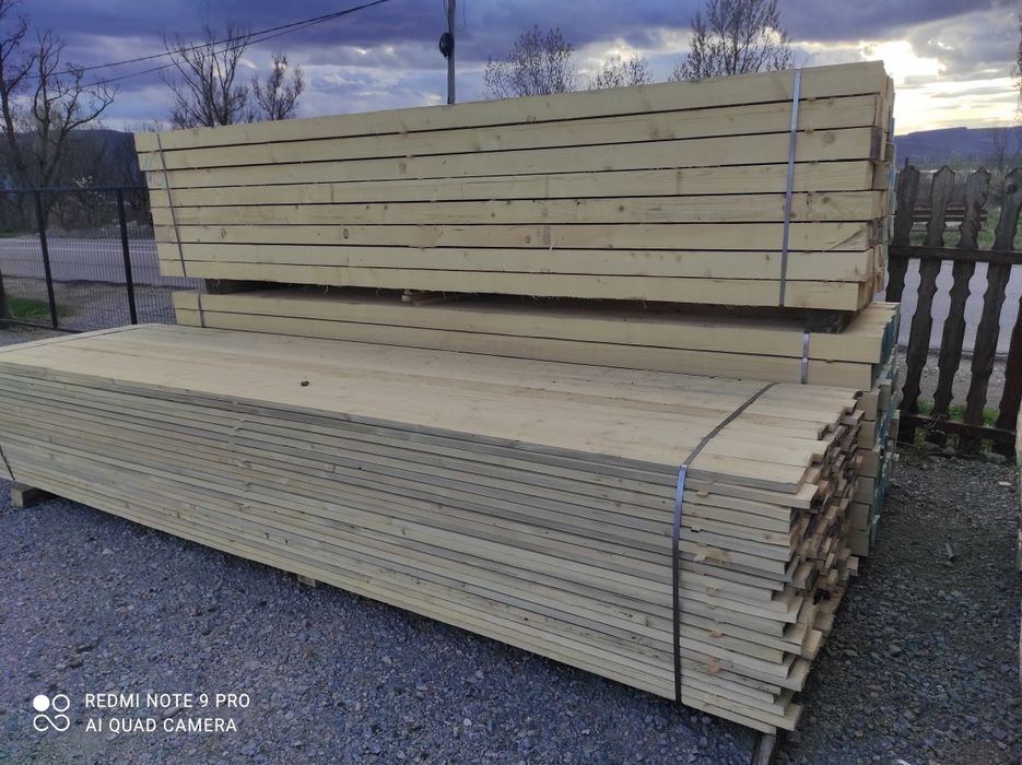 Cherestea rasinoasa molid brad leturi scândură grinzi dulapi lambriu