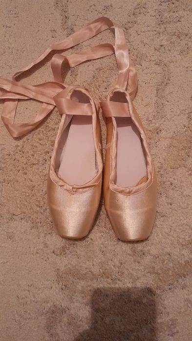 Продам пуанты 36 размер