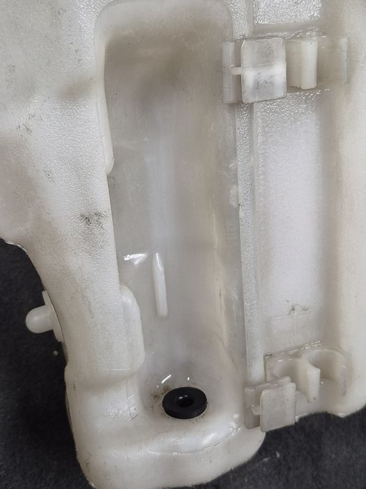 Бачок омывателя Mercedes w202