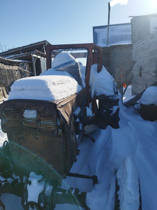 Продам трактор т 40 на запчасти