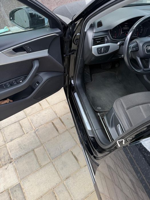 Vand Audi A4 B9 Sedan