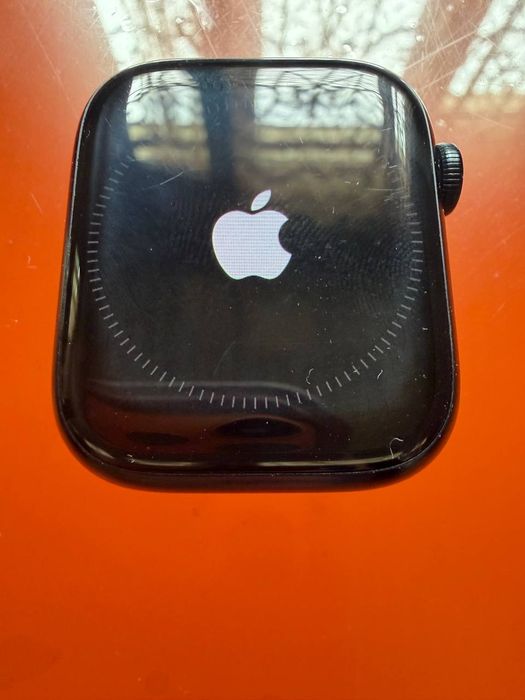 Продам APPL watch series 8 32 gb