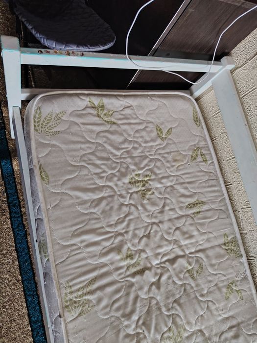 Продам детскую кроватку