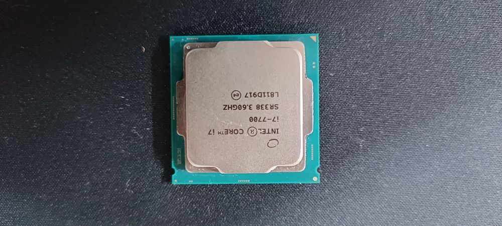 Процессор Intel Core i7-7700