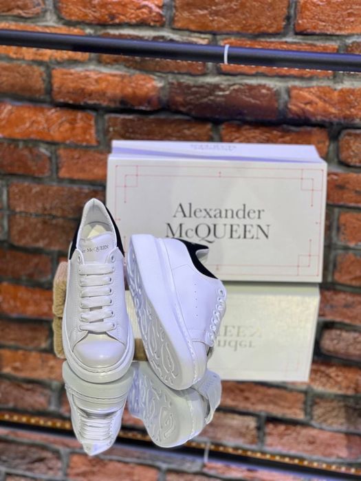 Adidasi Mcqueen Dama 2022