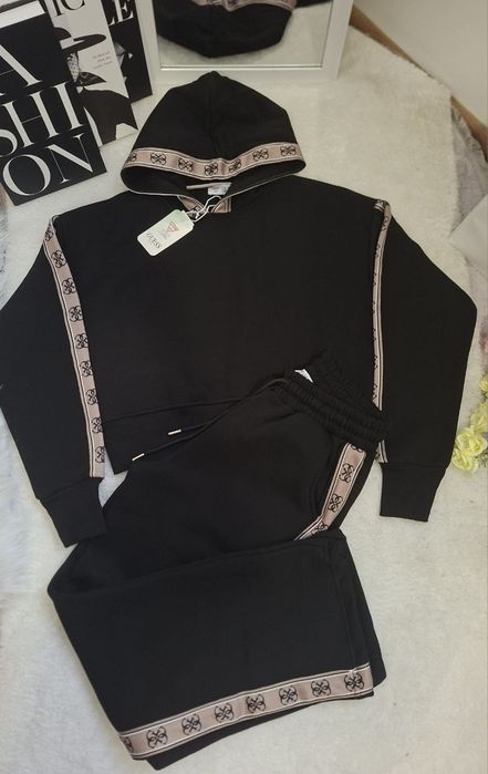 Greta Ватиран с по къс суитчър
Широк крачол
68лв/34.77 €
S M L рр