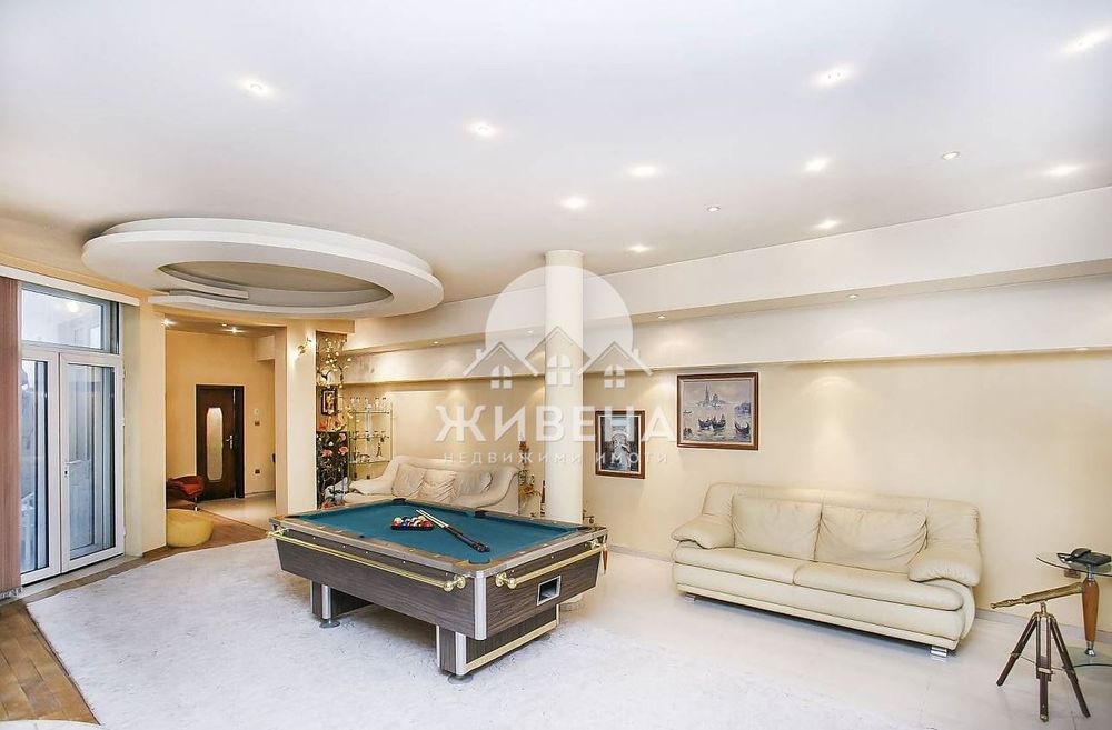 Продава се Къща в Варна, Морска градина - 486 кв.м за 3396 €/кв.м - Снимка #3