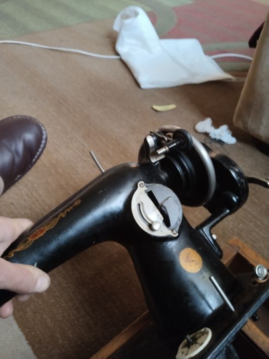 Продам швейную машину