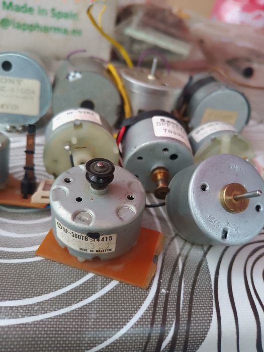 10 motorașe-casetofoane Japan stare foarte buna