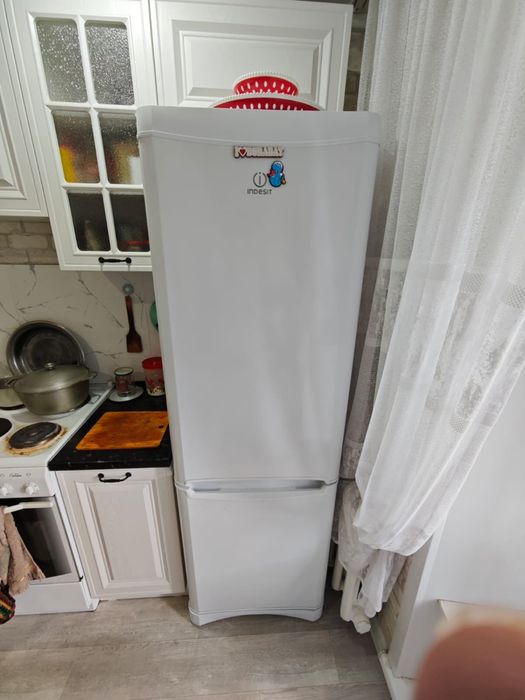 Продам холодильник Индезит