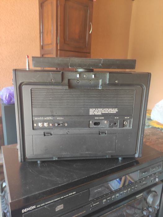 Philips model: A990