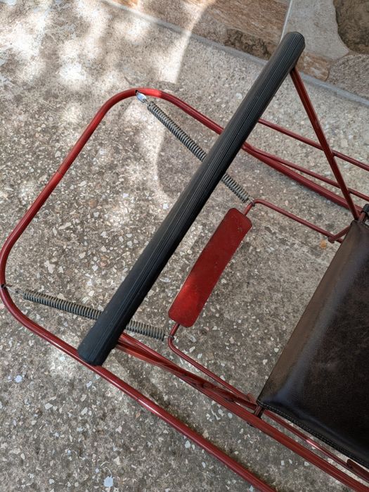 Ретро люлка тип люлеещо се конче