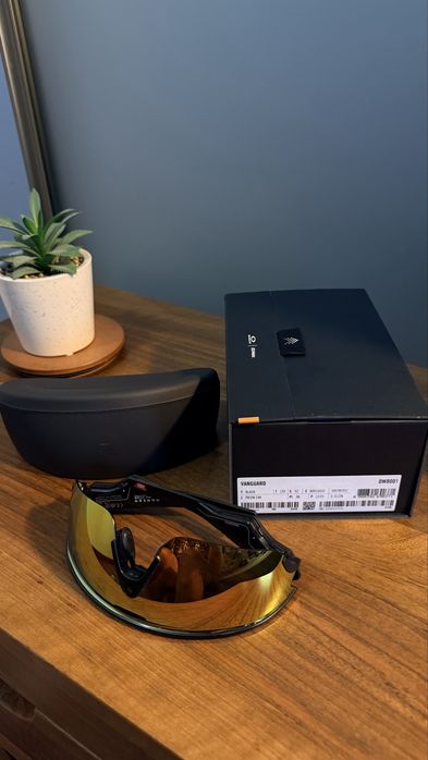 Oakley Meta Vanguard 24k