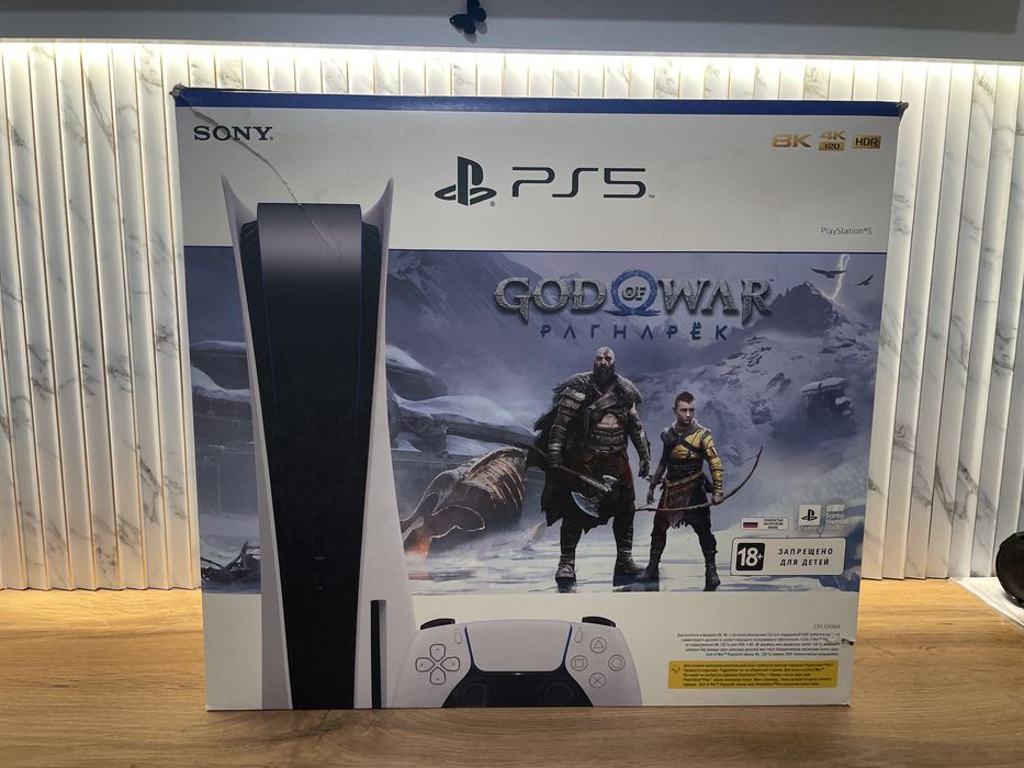 PS5 б/у в идеальном состоянии , без лагов 2 джойстика , и 3 игры