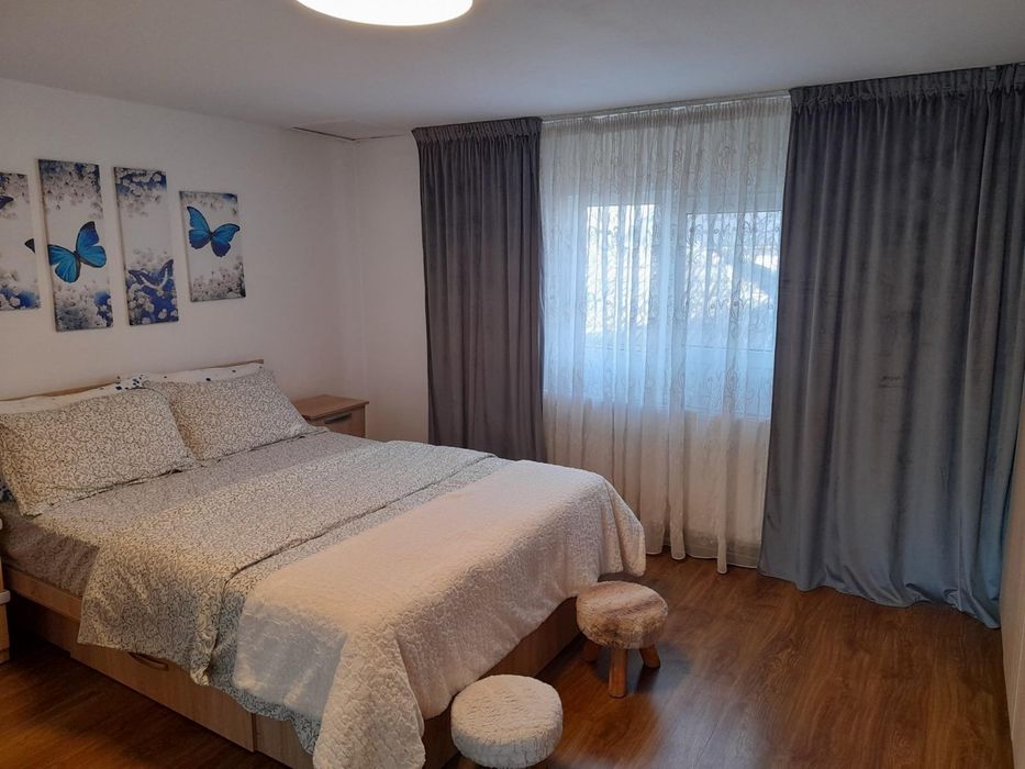 Casa / doua apartamente mari