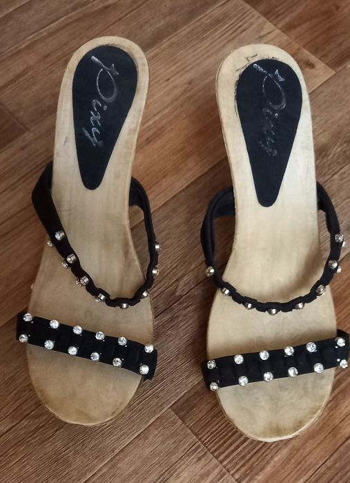 Продам стильные босоножки