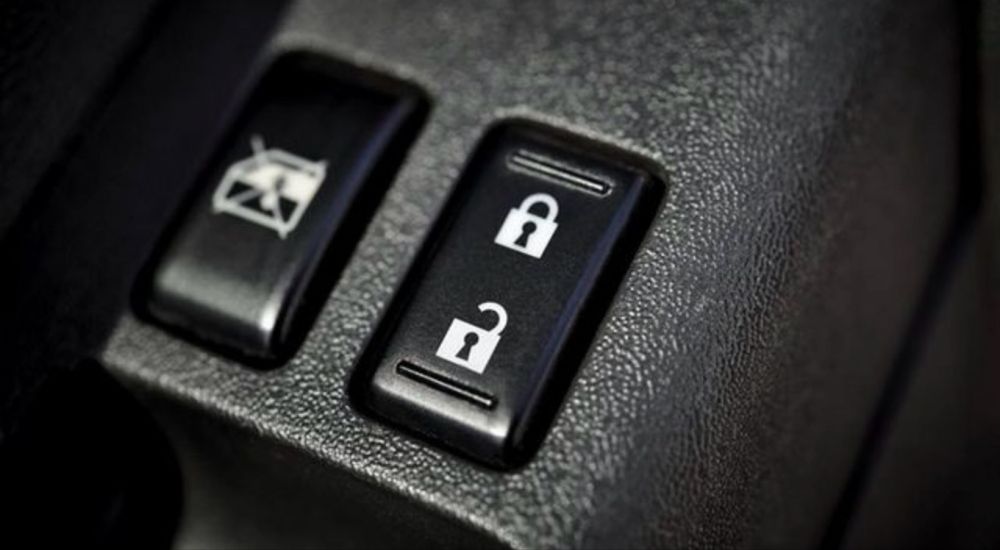 Көліктің есігін ашу. Медвежатник. Вскрытие дверей.