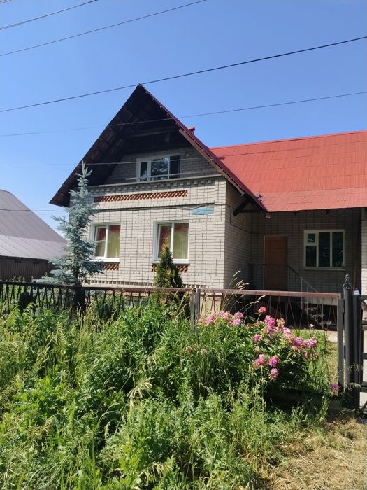 Продам двухэтажный особняк