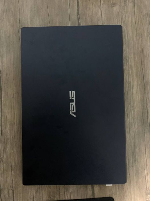Asus E510 notybook