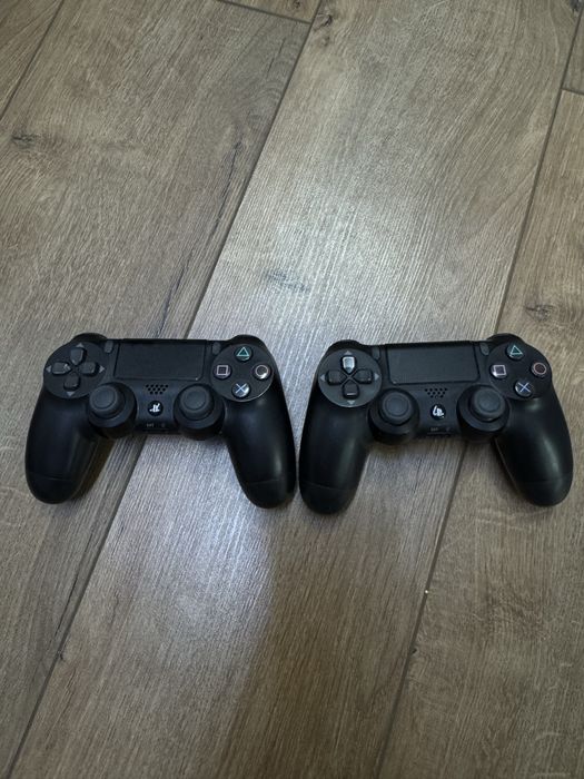 2 геймпада DualShock 4
