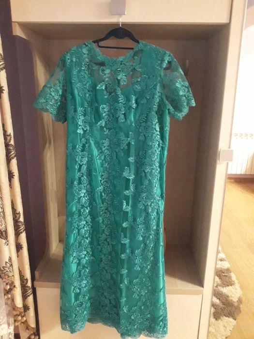 Rochie de ocazie  din dantela marimea 52.