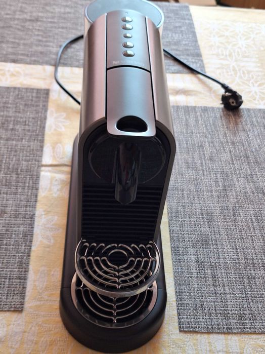 Кафемашина Nespresso Citiz Platinum с капсули