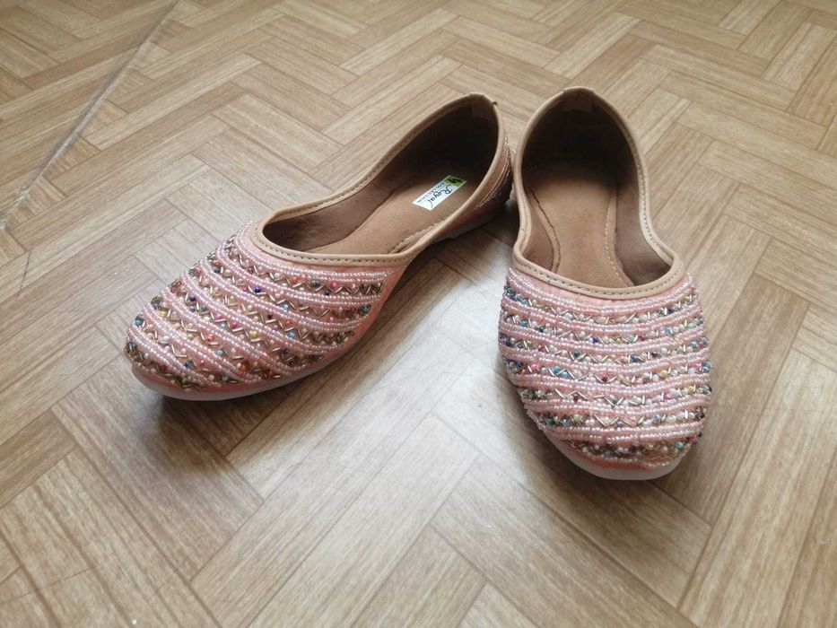 Продам новые балетки в индийском стиле