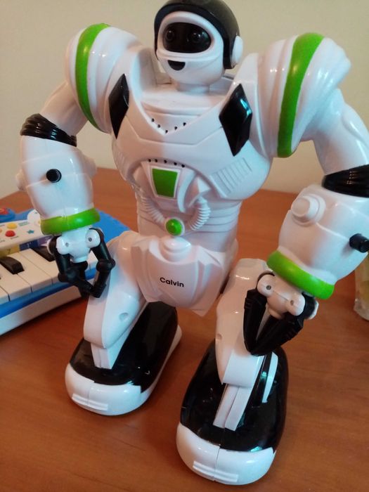 Детски Calvin робот и Мини пиано синтезатор, нови. За деца от 3 до 5 г